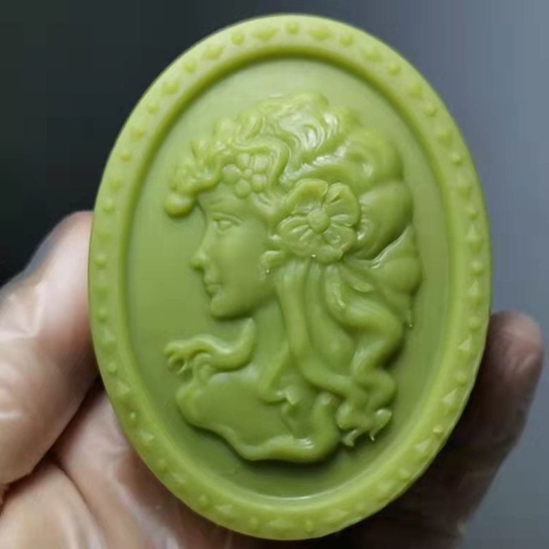 Soap Making Scents - Queen Soap Mold for Soap Making